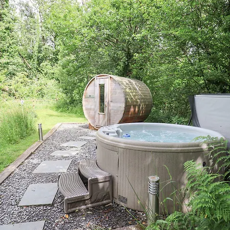 Nyaraló Bracken Ground